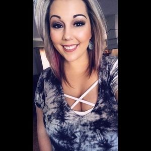 Meet your Posher, Cynthia